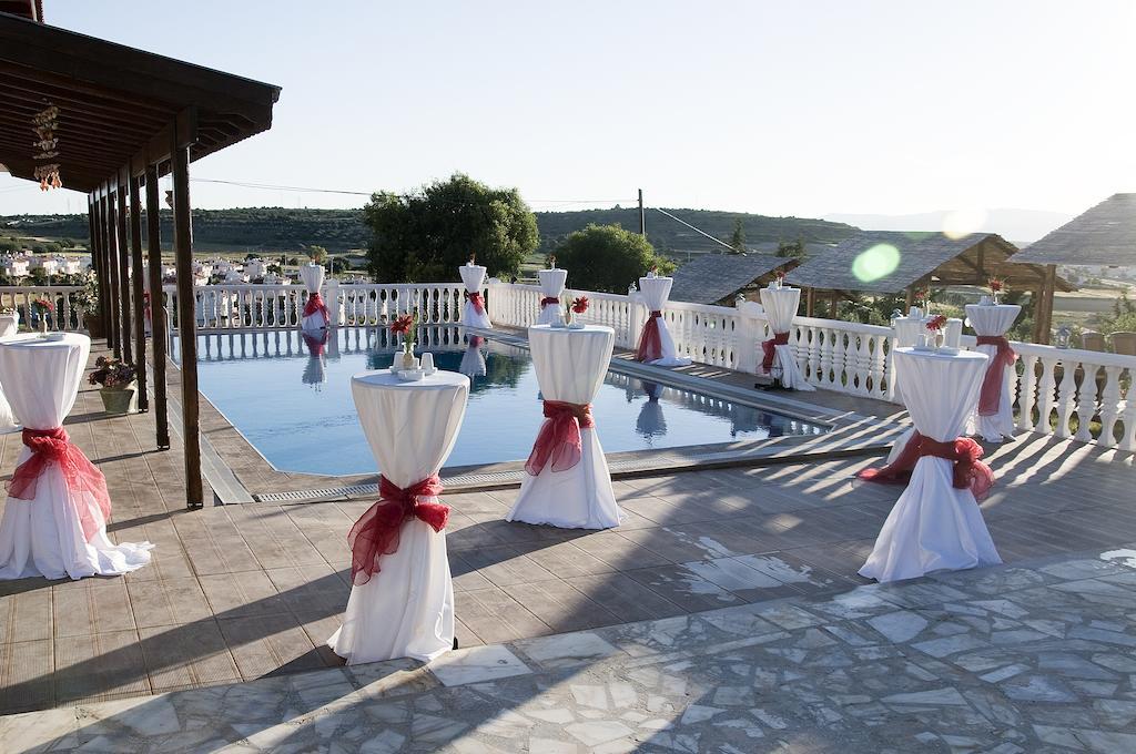 Ciftlik Hotel Çeşme Exterior photo